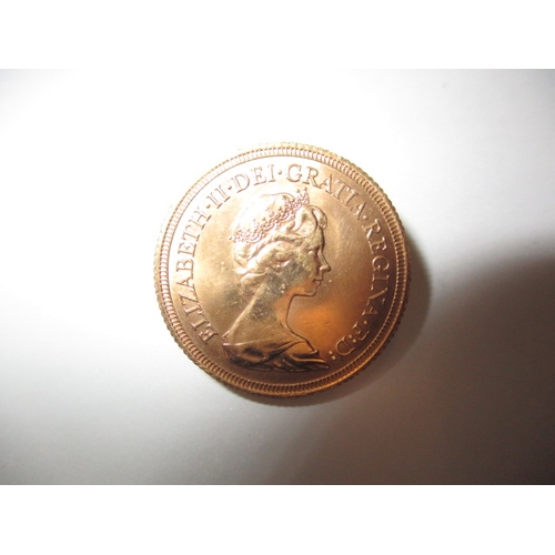 39 - An Elizabeth II gold sovereign dated 1976, a circulated coin with good definition of features