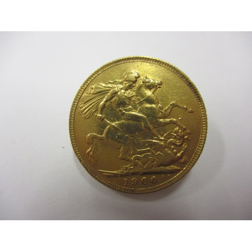 43 - A Victorian gold sovereign dated 1900, a circulated coin with good definition of features