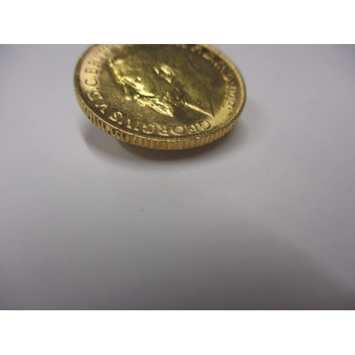 45 - A George V gold sovereign, dated 1925, a circulated coin with very fine definition of features