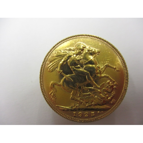 45 - A George V gold sovereign, dated 1925, a circulated coin with very fine definition of features