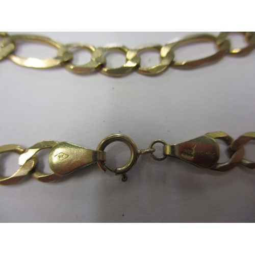 15 - A 9ct yellow gold flat curb link bracelet, approx. linear length 19cm ,approx. weight 5.4g, in useab... 