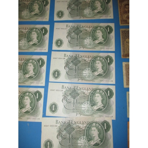 67 - A parcel of vintage bank notes, to include 9 near uncirculated £1 note with consecutive numbers and ... 