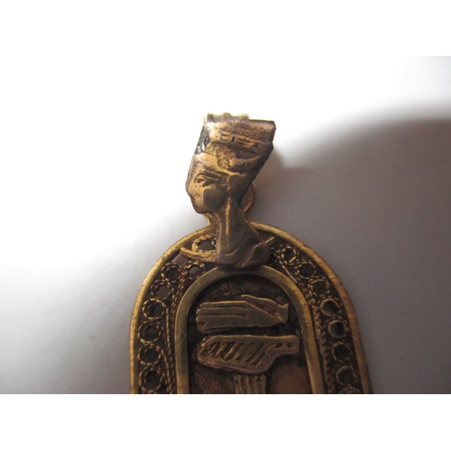 66 - A vintage Egyptian gold pendant, approx. weight 5g in used condition