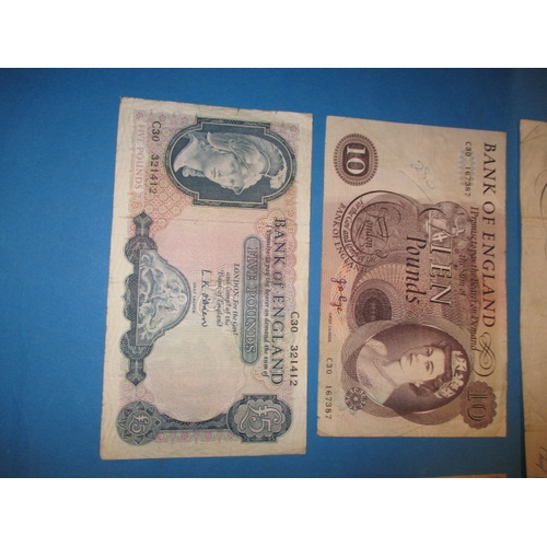 224 - A very large quantity of vintage bank notes, to include white £5 notes, most in very good condition