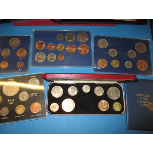 219 - A quantity of Georgian and later collectable coins, to include some sets, all in circulated conditio... 