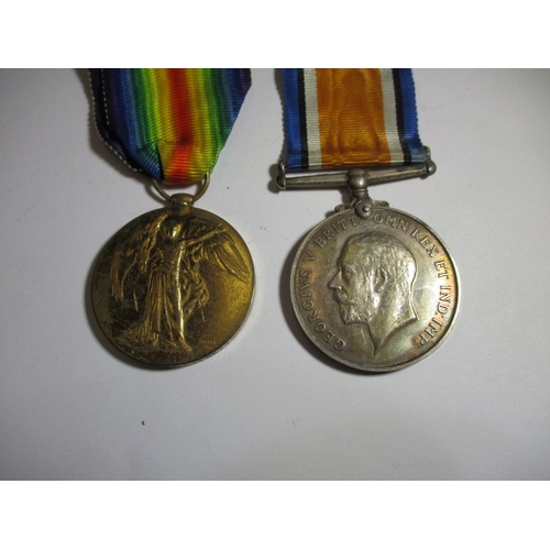 A WWI medal pair to Liuet B R Everett, both with ribbons