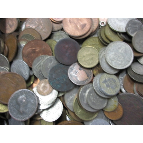 221 - A large quantity of world coins to include Victorian and later examples and approx. 10kg brass 3d pi... 