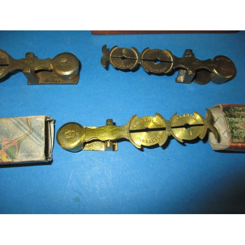 74 - A parcel of vintage scales, to include sovereign scales and chemist pocket scales, all in used condi... 