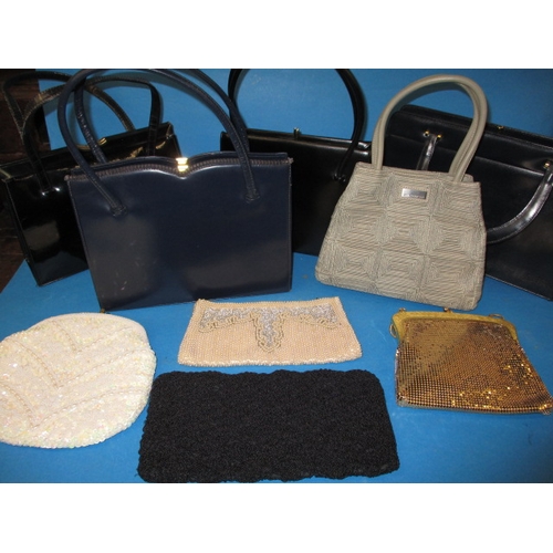 76 - 9 vintage handbags and clutch bags, to include a leather example. All in useable, pre-owned conditio... 