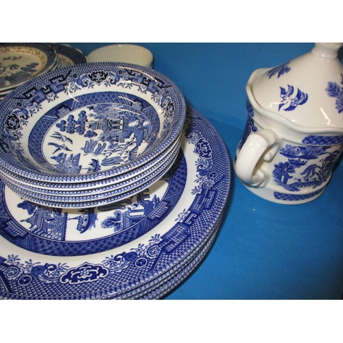 77 - A quantity of blue and white ceramics, various makers and ages. All with no observed damage