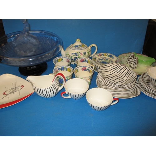 82 - A quantity of retro ceramics and glass. All in used condition, no observed damage