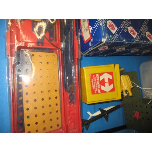 87 - A parcel of Meccano and Hornby ‘00’ Track, all in used condition