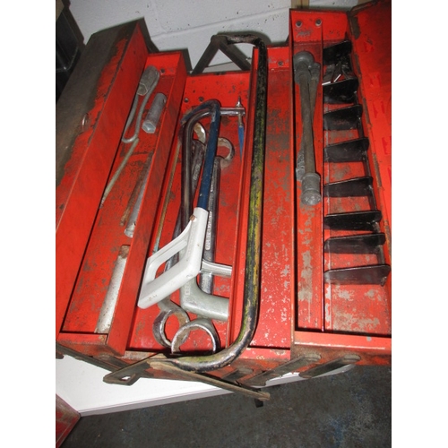 176 - A parcel of mechanics tools and tool boxes, all in used condition