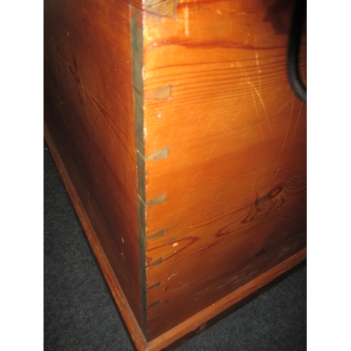 182 - A vintage pine storage box, approx. size: W 98cm D 46cm H 48cm, in good useable pre-owned condition