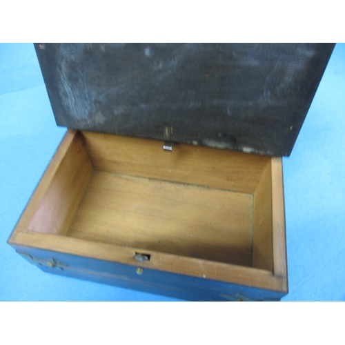 198 - A vintage cigar cigarette box with match holders, double compartments, in good useable pre-owned con... 