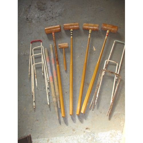 218 - A vintage ‘F H Ayres’ croquet set. In original storage box, all in useable pre-owned condition, no s... 