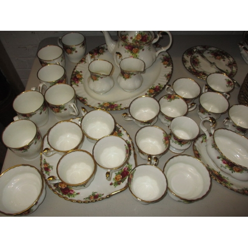 233 - A large quantity of Royal Albert Old Country Roses tablewares, all factory firsts and in unused cond... 