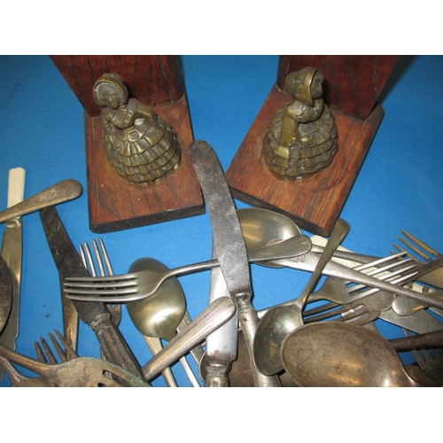 239 - A quantity of vintage cutlery and other metal items, all in used condition, approx. gross parcel wei... 