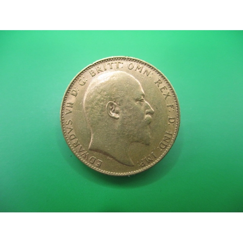 184 - An Edward VII gold sovereign dated 1910, a circulated coin with good definition of features