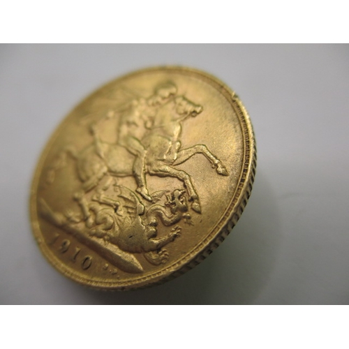 184 - An Edward VII gold sovereign dated 1910, a circulated coin with good definition of features