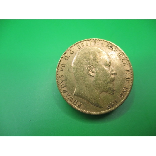 185 - An Edward VII gold sovereign dated 1904, a circulated coin with good definition of features