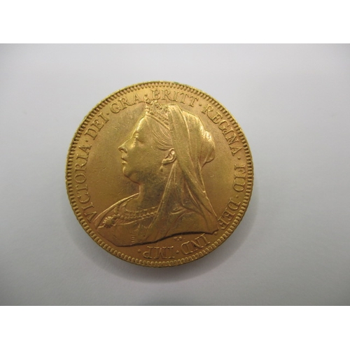 186 - A Victorian gold sovereign dated 1900, a circulated coin with good definition of features