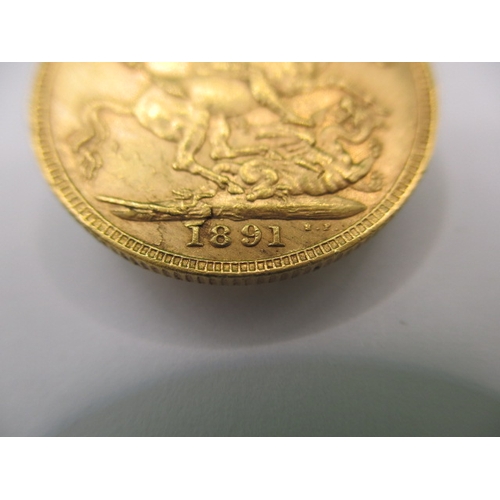 187 - A Victorian gold sovereign dated 1891, a circulated coin with good definition of features