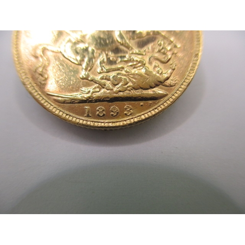 191 - A Victorian gold sovereign dated 1893, a circulated coin with good definition of features