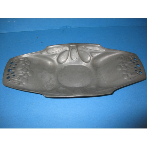 285 - An art nouveau pewter basket tray by URANIA Holland, approx. length 36cm, in useable pre-owned condi... 