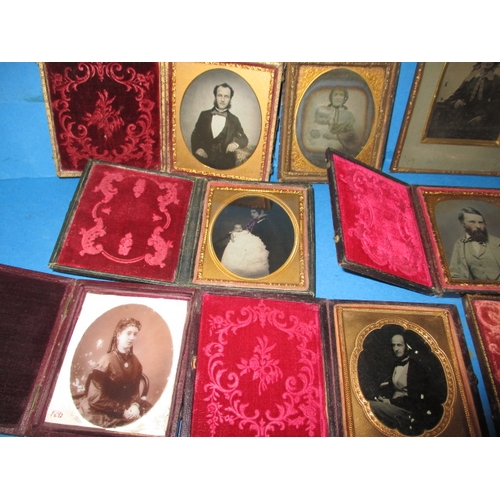 286 - A parcel of antique portrait daguerreotypes and other framed pictures, all in used condition