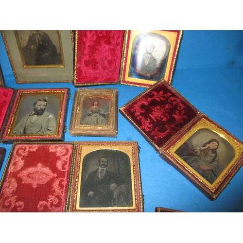 286 - A parcel of antique portrait daguerreotypes and other framed pictures, all in used condition