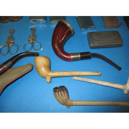 331 - A quantity of vintage smoking related items, to include snuff boxes, pipes and lighters, all in used... 