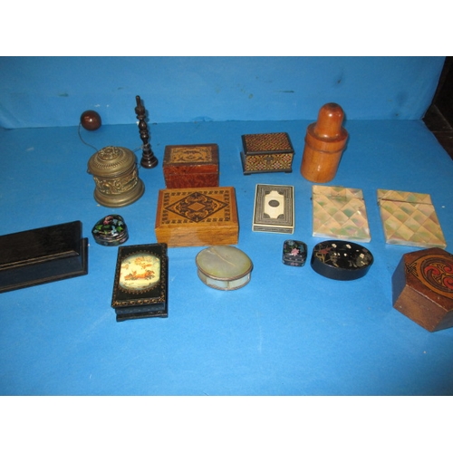 332 - A parcel of vintage treen boxes, card cases and pots, all in used condition