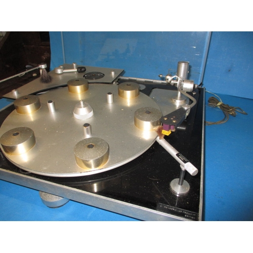 340 - A vintage Transcriptor hydraulic reference turntable, not tested as to function and requires renovat... 