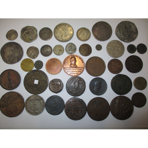 256 - A parcel of antique and later world coins, tokens and medallions, to include silver hammered example... 