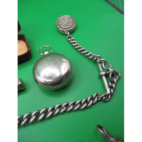 151 - A parcel of sterling silver and white metal items, to include jewellery and propelling pencils, all ... 