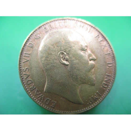 198 - An Edward VII gold sovereign dated 1908, a circulated coin with fine definition of features