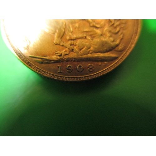 198 - An Edward VII gold sovereign dated 1908, a circulated coin with fine definition of features