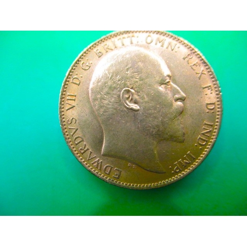 199 - An Edward VII gold sovereign dated 1908, a circulated coin with fine definition of features