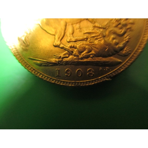 199 - An Edward VII gold sovereign dated 1908, a circulated coin with fine definition of features