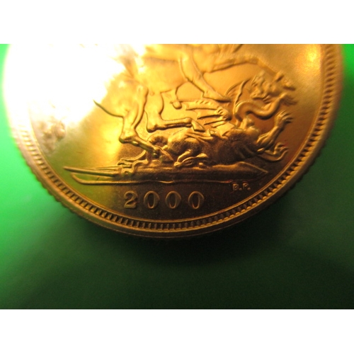 205 - A Queen Elizabeth II gold sovereign dated 2000, a very fine grade coin with light use related marks