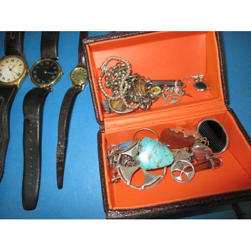 142 - A jewellery box with contents, to include some gold and white metal items, all in used condition