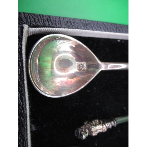 156 - A parcel of silver spoons, to include a boxed set of coffee spoons, approx. gross parcel weight 135g... 