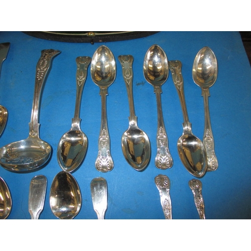 157 - A parcel of antique and later sterling silver items, approx. 1100g of silver, to include cruets and ... 