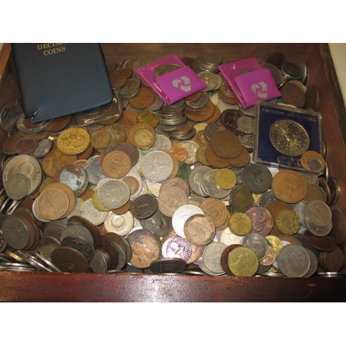 265 - A quantity of vintage world coins, approx. 11kg in total, all in circulated condition