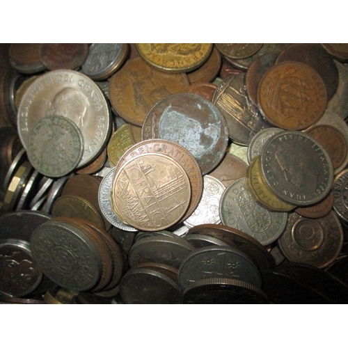 265 - A quantity of vintage world coins, approx. 11kg in total, all in circulated condition