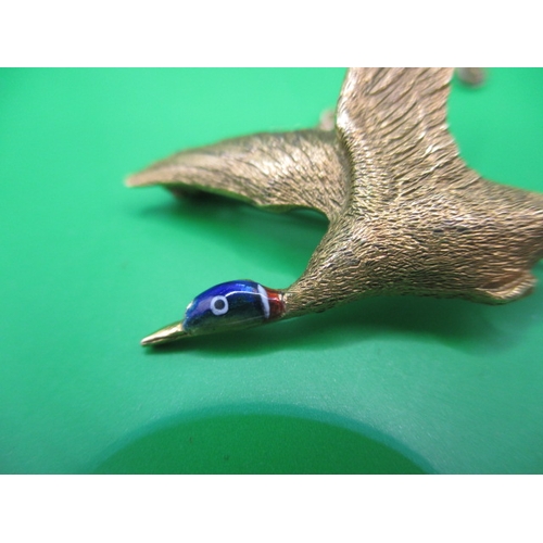 68 - A vintage 15ct gold and enamel brooch in the form of a mallard duck, approx. weight 6.37g, in good u... 