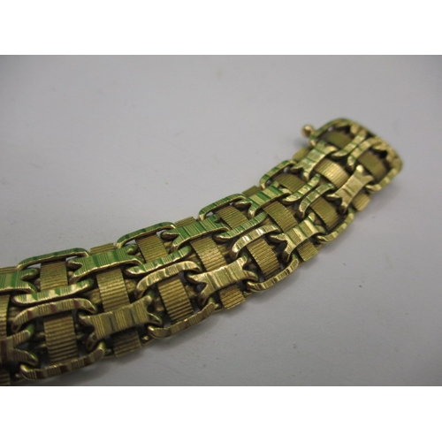 73 - A vintage 18ct yellow gold bracelet, approx. linear length 20cm, approx. weight 32.1g in useable pre... 