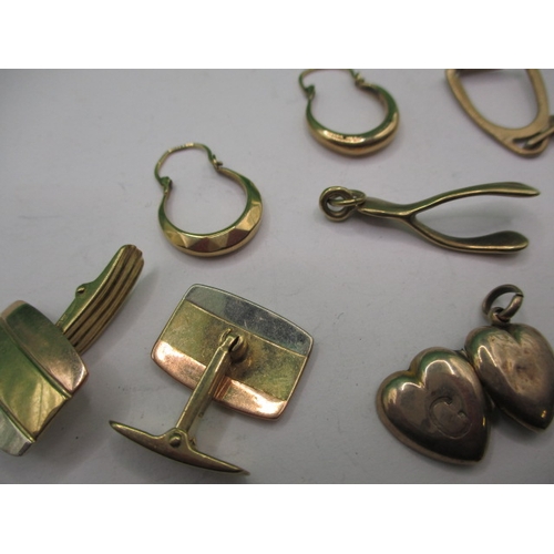 75 - A parcel of 9ct gold items, approx. gross parcel weight 17.1g and a yellow metal locket, all in used... 