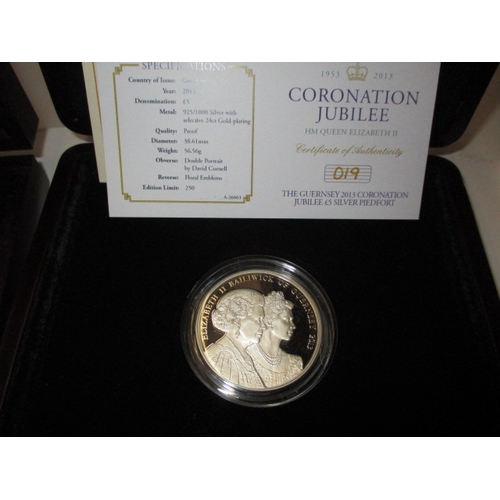 175 - A parcel of silver special edition collectors coins, to include .925 and .999, most in presentation ... 